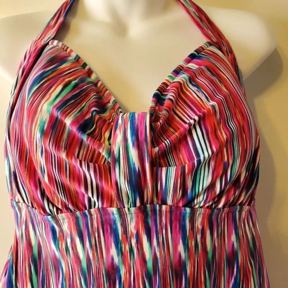 Swim tops - Picture 2 of 7